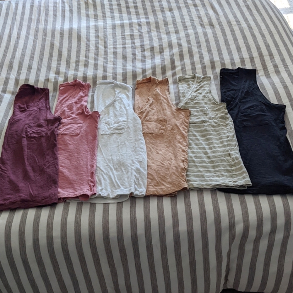 Madewell Whisper Cotton V-Neck Pocket Tank Bundle